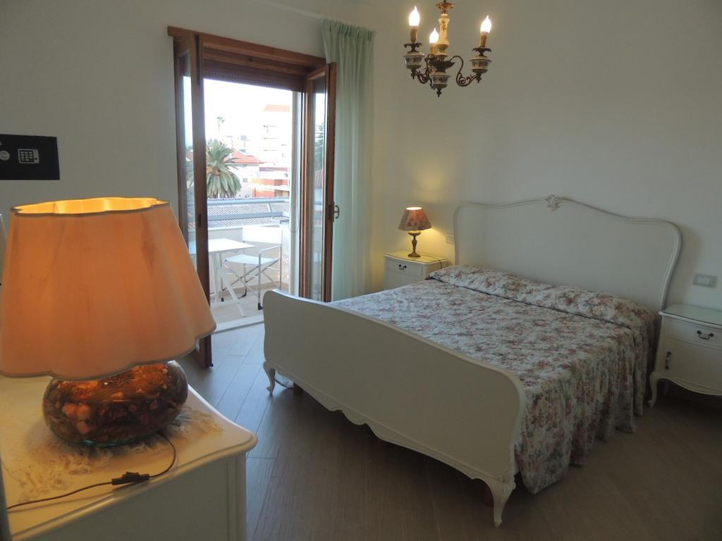 Camera Con Vista Oristano Bilik gambar